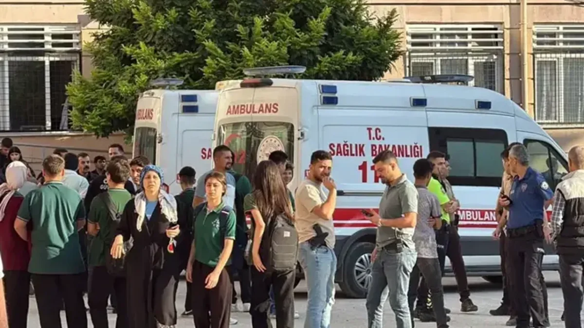 11 öğrencinin yaralandığı saldırıda 10 şüpheli adliyede