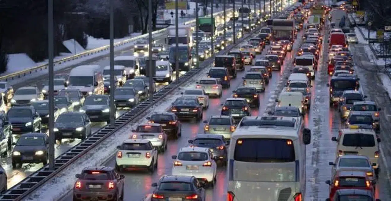 Dünyanın en uzun trafik sıkışıklığı nasıl gerçekleşti ve neler yaşandı ?