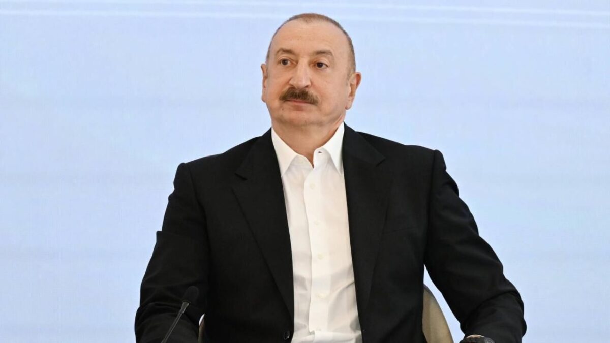 Azerbaycan’da casusluktan hüküm giyen Fransız vatandaşına af