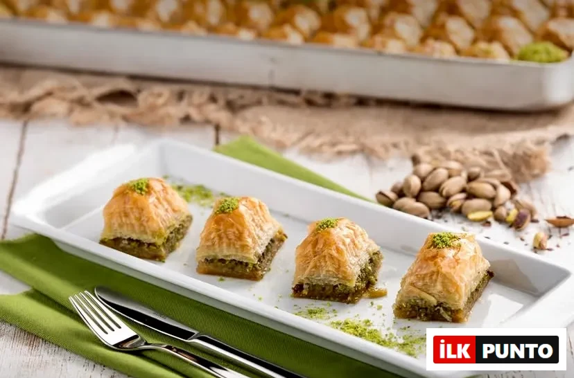 Seç cevizli kare baklavaları.
