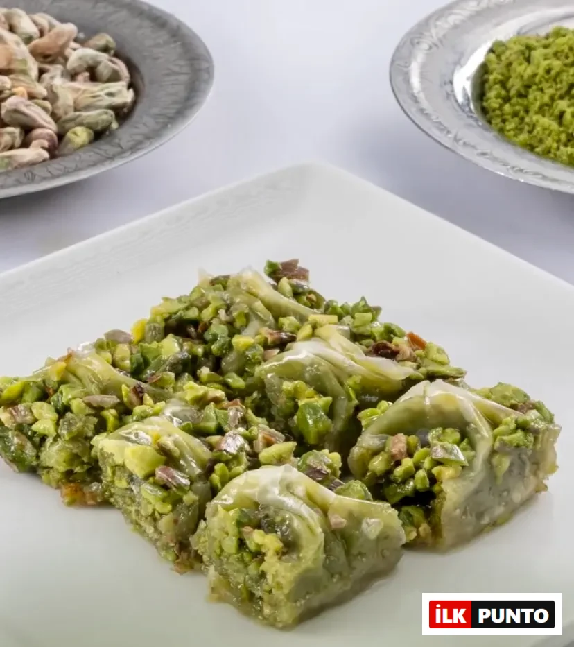 Özdemiroğlu Baklava ince yufkalı fıstıklı baklava.