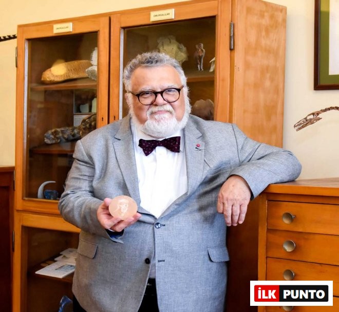 Celal Şengör Kimdir