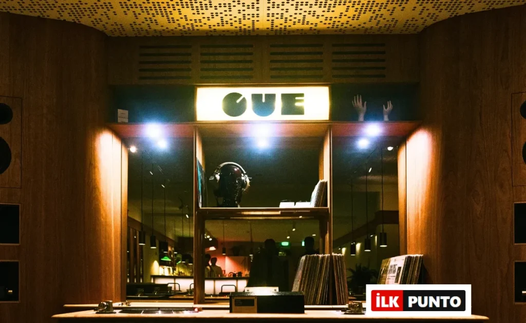 CUE Amsterdam: Açık Ateş, İyi Müzik ve Michelin Yıldızlı Bir Akşam