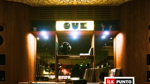 CUE Amsterdam: Açık Ateş, İyi Müzik ve Michelin Yıldızlı Bir Akşam
