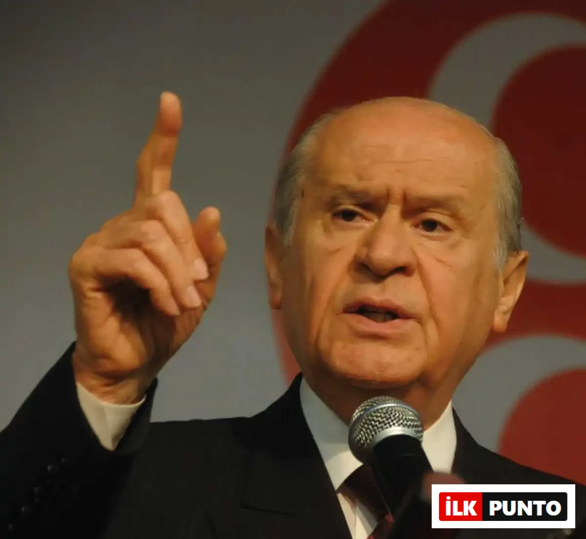 Devlet Bahçeli Kimdir?