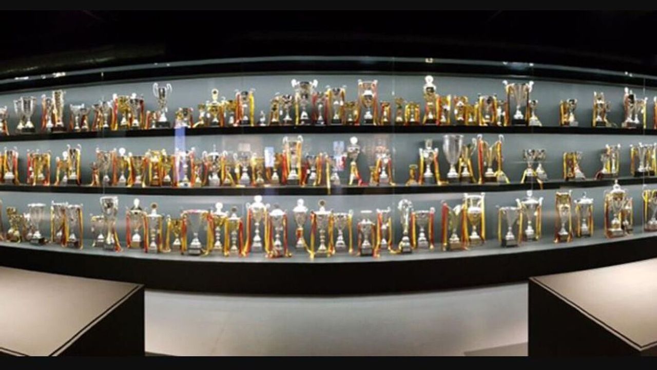 Galatasaray’ın Kupalarına Haciz mi Geldi, Galatasaray Taç Spor Olayı Nedir ve Şampiyonluk Kupaları Müzeden Alınacak mı?