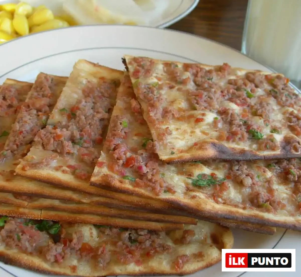 Konya - Etli Ekmek Şehirlerin Meşhur Yemekleri