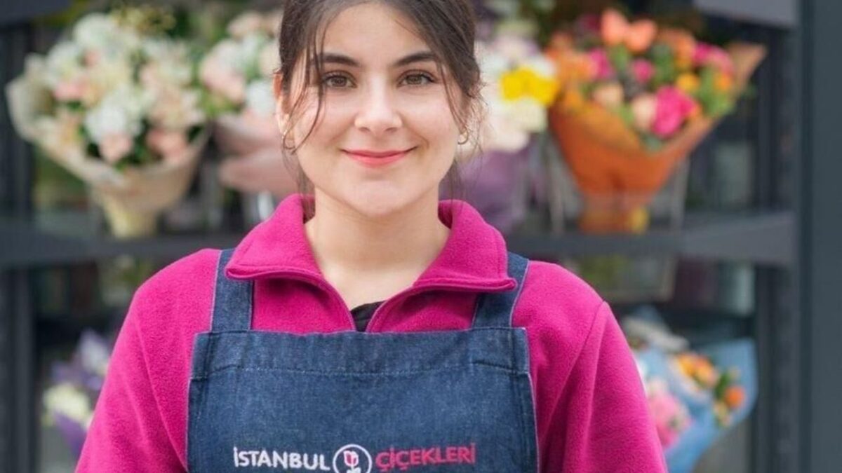 Öğretmenler Günü’nde Çiçek Göndermek: Hangi Çiçek Doğru Mesajı Verir?
