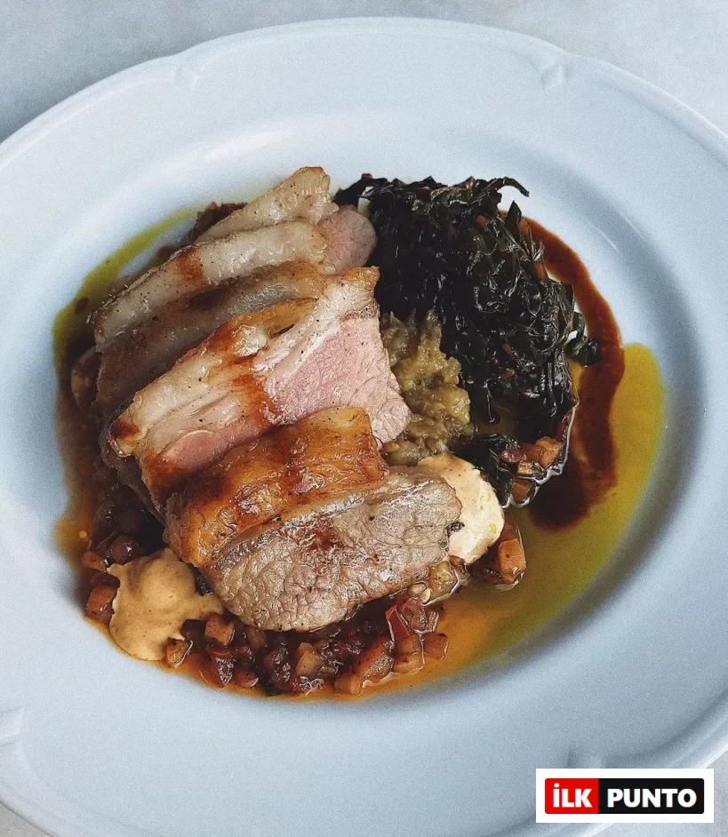 Batard Bomonti’nin imza tabaklarından biri – ızgara et, köz sebzeler ve özel sos eşliğinde zarif sunumuyla fine dining restoran.