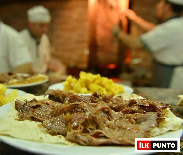 Bayramoğlu Döner Kavacık şubesi – tandır lavaş içinde odun ateşinde pişmiş döner servisi