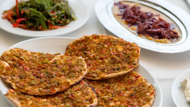 İstanbul’un En İyi Lahmacuncuları: Denemeye Değer Adresler