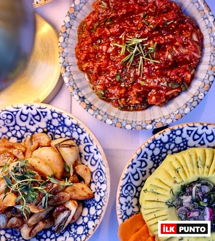 Cemiyet Meyhane Asmalımescit’te baharatlı acılı ezme meze ve rakı sofrası kültürü