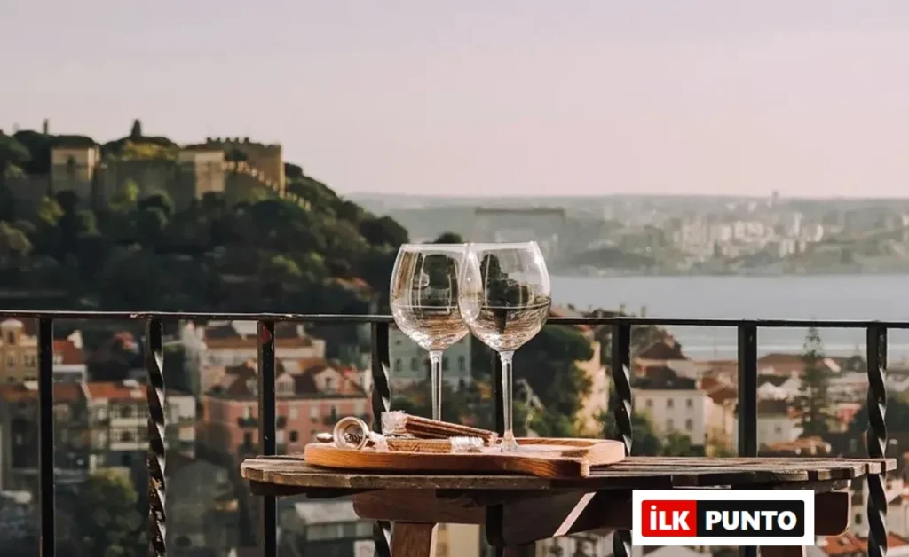 Kahve mi Kokteyl mi? İstanbul'un En İyi İlk Buluşma Mekanları