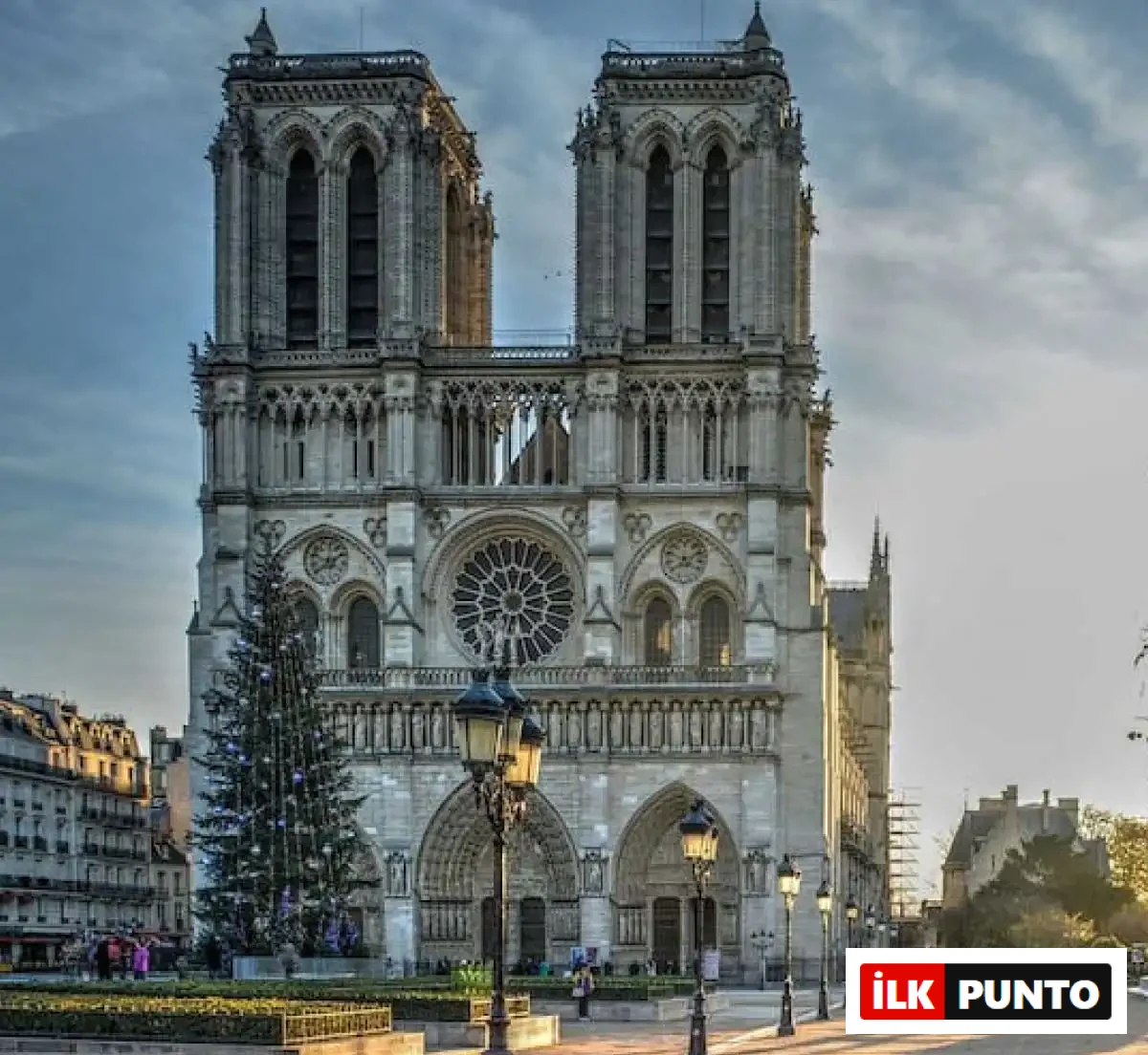 Notre Dame Katedrali Ziyaret Saatleri ve Giriş Ücreti Notre Dame Katedrali Hakkında Bilgi