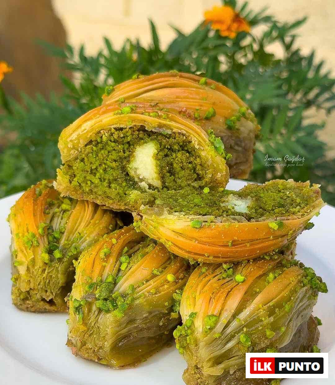 İmam Çağdaş midye baklava
