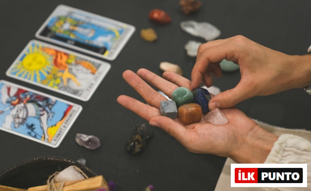 Tarot Kartları Ne Anlatır? Anlamlarıyla Kapsamlı Rehber